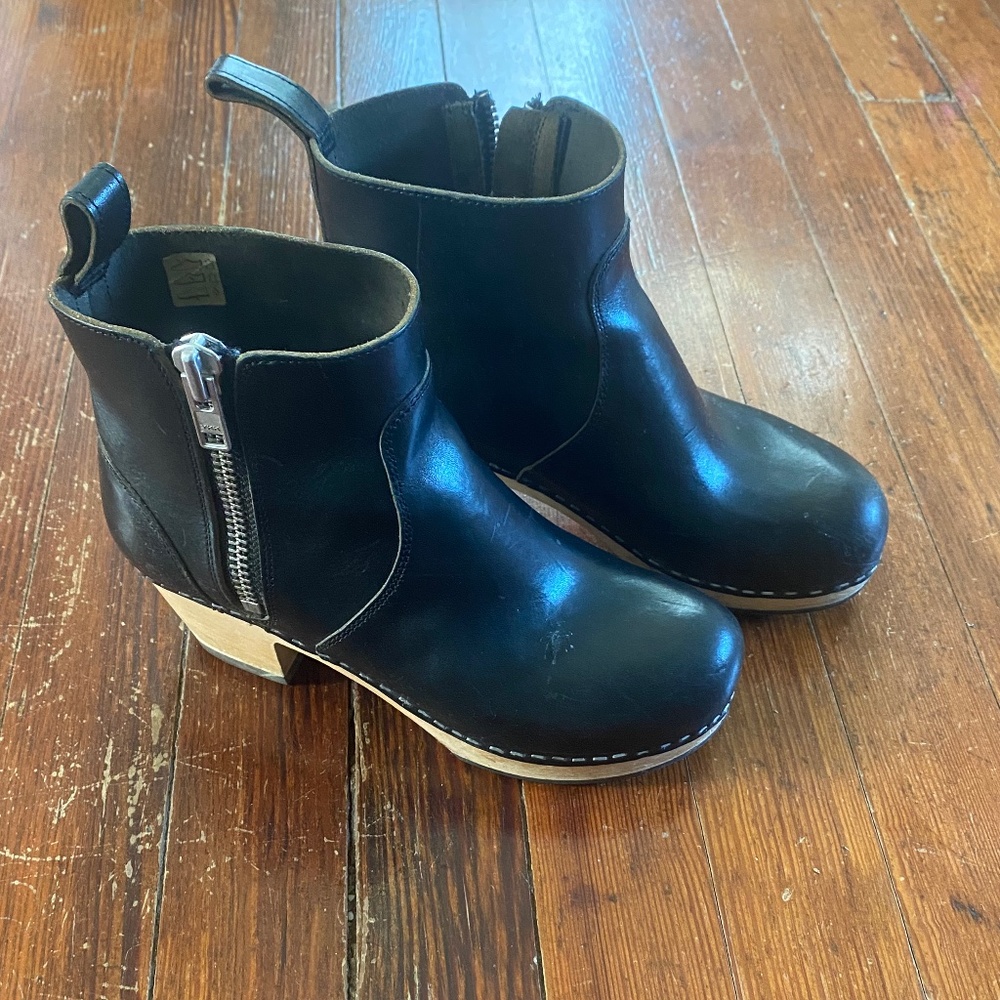 Swedish Hasbeen zip it emy clog bootie